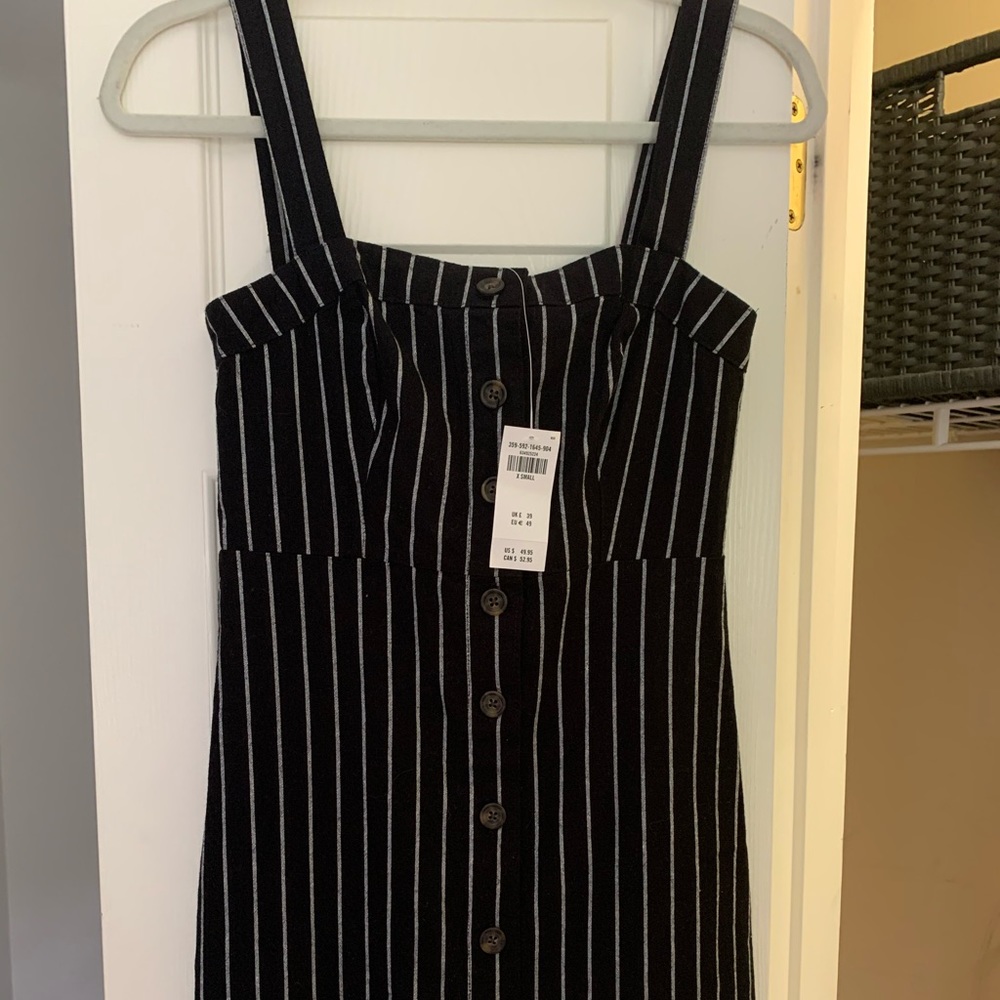 BRAND NEW button down hollister dress